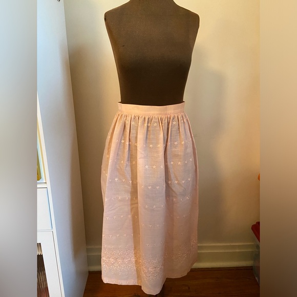 Vintage light pink/peach a-line embroidered skirt - Picture 3 of 10